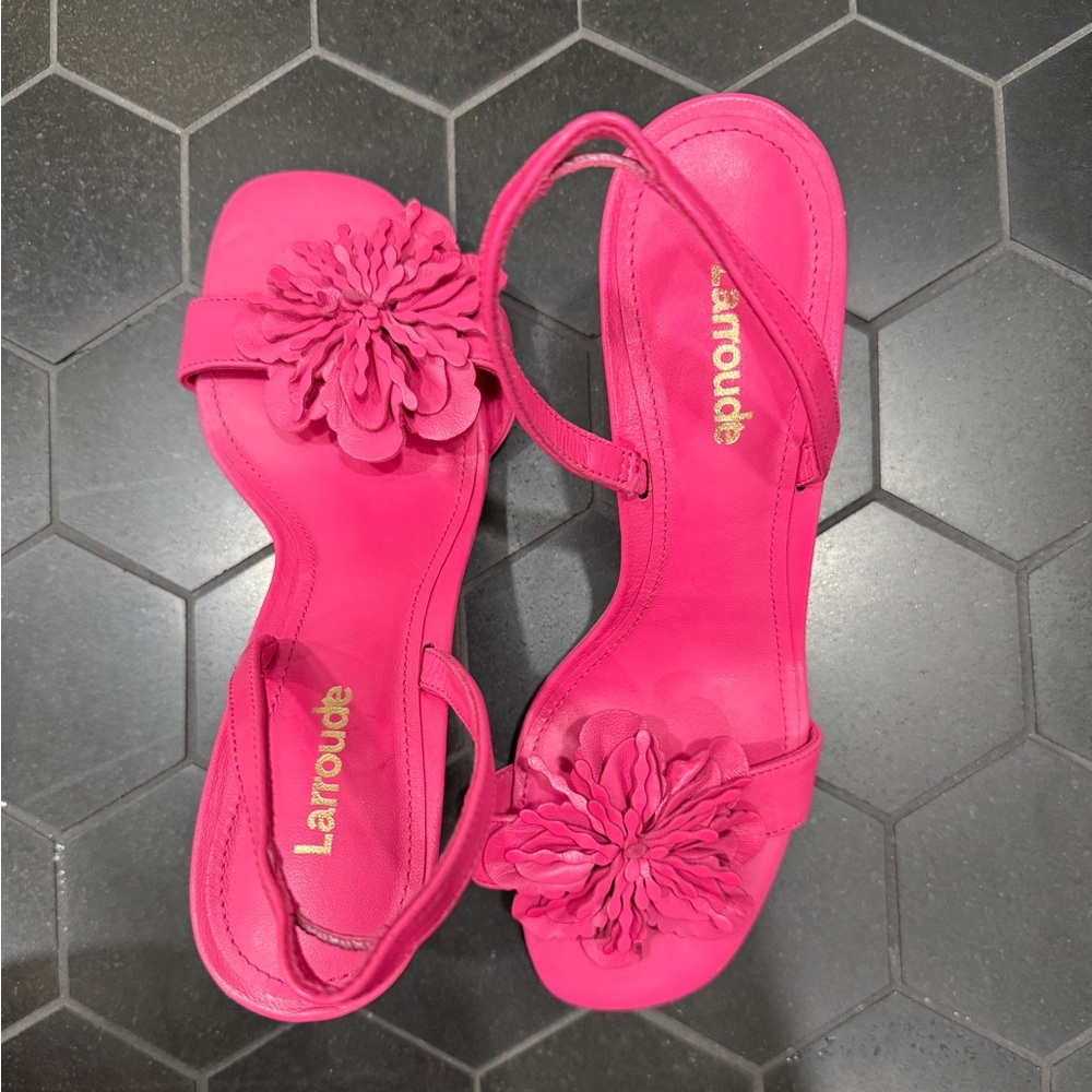Larroudé Hibiscus FLOWER
Slingback Sandal LEATHER Magenta
PINK - Picture 6 of 6
